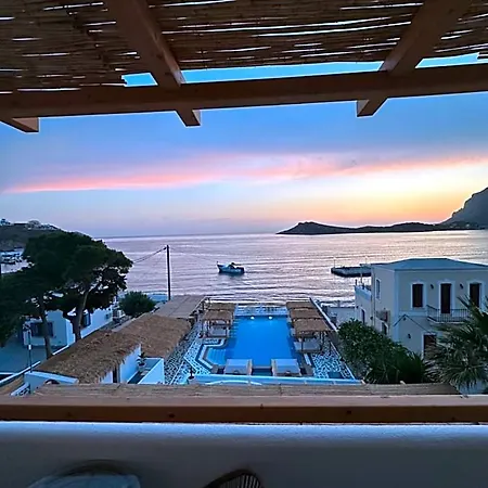 Spongia & 4*